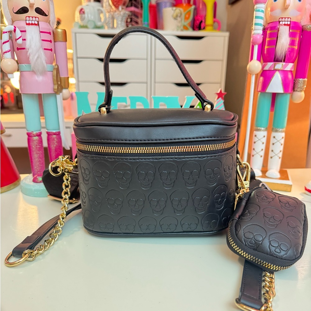 NEW Betsey Johnson Black Skulls XOBRIGIT Brigit Crossbody Bag Purse